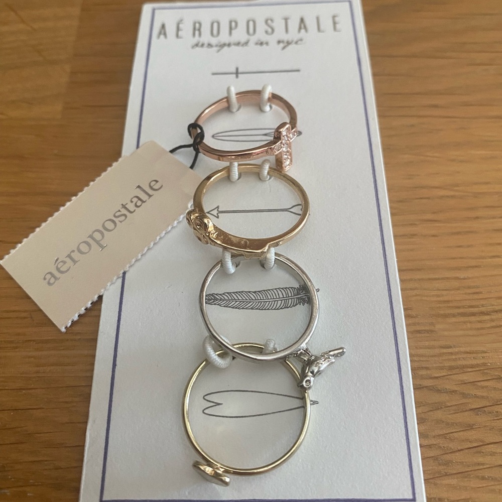4 piece Ring Set Aeropostale